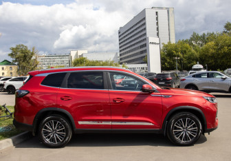 Подержанный автомобиль Chery Tiggo 8 Pro Max 2022 года (3 фото)