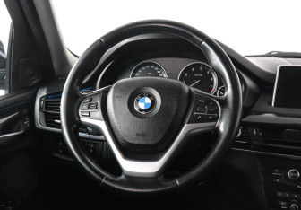 Подержанный автомобиль BMW X5 2017 года (15 фото)