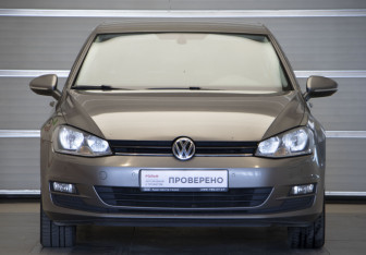 Подержанный автомобиль Volkswagen Golf Hatchback 2013 года (2 фото)