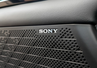 Подержанный автомобиль Changan UNI-V 2023 года (26 фото)