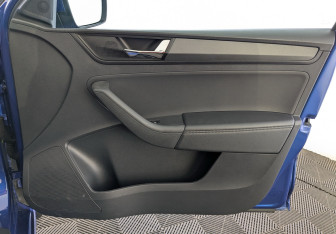 Подержанный автомобиль Skoda Rapid Liftback 2021 года (20 фото)