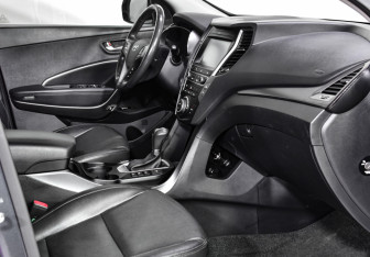 Подержанный автомобиль Hyundai Santa Fe 2017 года (11 фото)