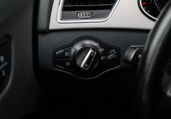 Подержанный автомобиль Audi A4 Sedan 2014 года (19 фото)