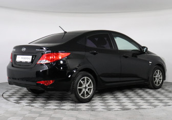 Подержанный автомобиль Hyundai Solaris Sedan 2015 года (3 фото)