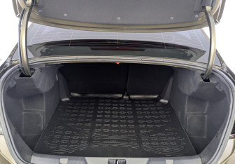 Подержанный автомобиль Citroen C4 Sedan 2016 года (10 фото)