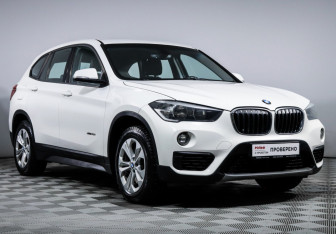 Подержанный автомобиль BMW X1 2016 года (3 фото)