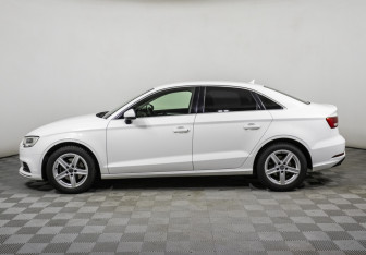 Подержанный автомобиль Audi A3 Sedan 2018 года (8 фото)