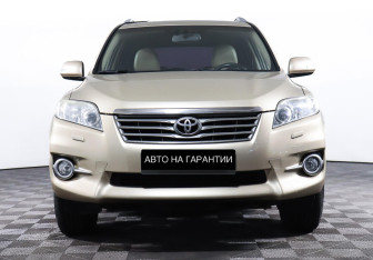 Подержанный автомобиль Toyota RAV4 2010 года (2 фото)