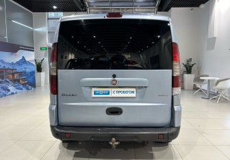 Подержанный автомобиль Fiat Doblo 2009 года (5 фото)
