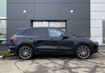 Подержанный автомобиль Porsche Cayenne 2015 года (4 фото)