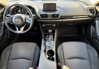 Подержанный автомобиль Mazda 3 Sedan 2015 года (10 фото)