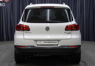 Подержанный автомобиль Volkswagen Tiguan 2015 года (6 фото)