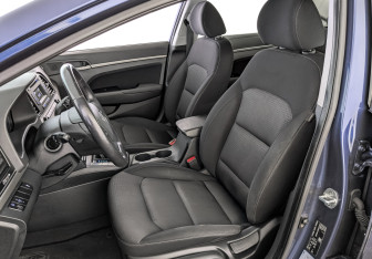 Подержанный автомобиль Hyundai Elantra Sedan 2017 года (20 фото)