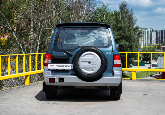 Подержанный автомобиль Mitsubishi Pajero Pinin 2004 года (5 фото)