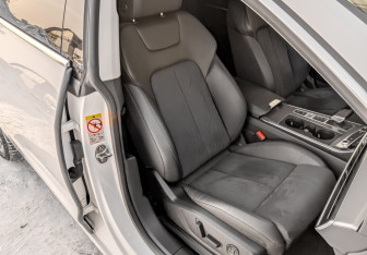 Подержанный автомобиль Audi A7 2022 года (23 фото)