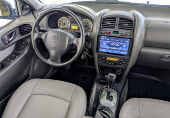 Подержанный автомобиль Hyundai Santa Fe 2008 года (26 фото)