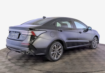 Подержанный автомобиль Omoda S5 GT 2024 года (5 фото)