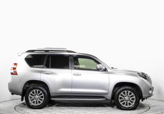 Подержанный автомобиль Toyota Land Cruiser Prado 2014 года (4 фото)