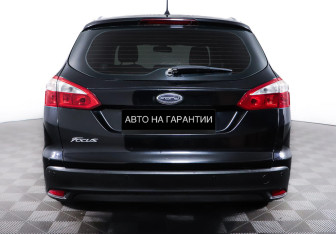 Подержанный автомобиль Ford Focus Wagon 2012 года (6 фото)
