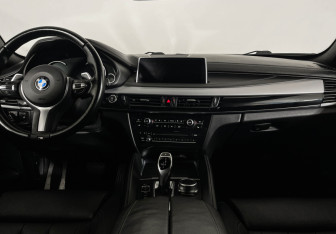 Подержанный автомобиль BMW X6 2019 года (12 фото)