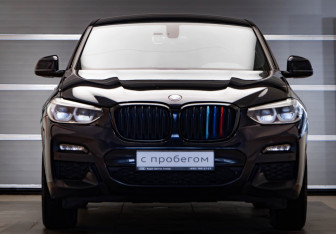 Подержанный автомобиль BMW X4 2019 года (2 фото)