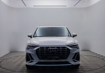Подержанный автомобиль Audi Q3 2021 года (2 фото)
