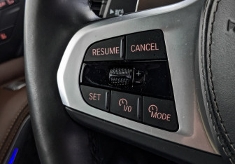 Подержанный автомобиль BMW X7 2024 года (28 фото)