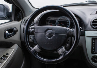 Подержанный автомобиль Chevrolet Lacetti Hatchback 2008 года (15 фото)