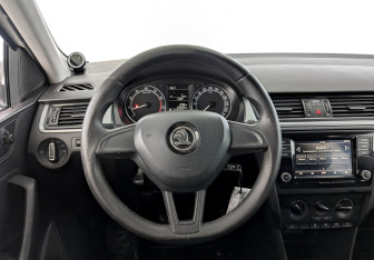 Подержанный автомобиль Skoda Rapid Liftback 2019 года (21 фото)