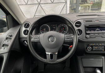 Подержанный автомобиль Volkswagen Tiguan 2011 года (14 фото)
