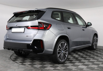 Новый BMW X1 2025 (2 фото)