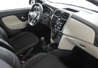 Подержанный автомобиль Renault Logan Sedan 2019 года (5 фото)