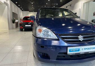 Подержанный автомобиль Suzuki Liana Wagon 2005 года (8 фото)