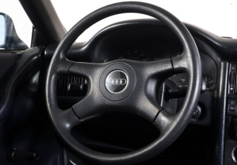 Подержанный автомобиль Audi 80 Sedan 1993 года (13 фото)