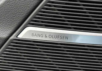 Подержанный автомобиль Audi Q7 2021 года (19 фото)