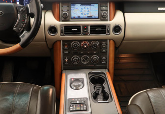 Подержанный автомобиль Land Rover Range Rover 2012 года (17 фото)