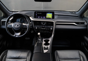 Подержанный автомобиль Lexus RX 2019 года (12 фото)