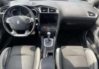 Подержанный автомобиль Citroen DS4 2012 года (10 фото)