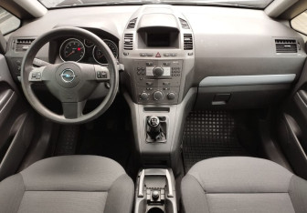 Подержанный автомобиль Opel Zafira Compactvan 2007 года (9 фото)