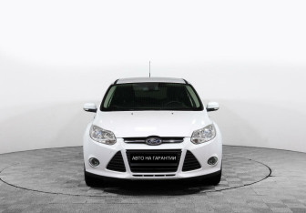 Подержанный автомобиль Ford Focus Hatchback 2013 года (2 фото)