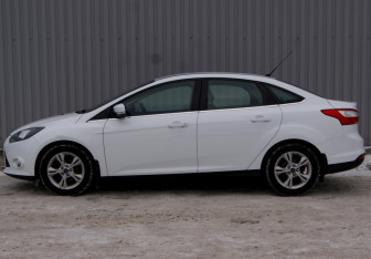 Подержанный автомобиль Ford Focus Sedan 2012 года (2 фото)