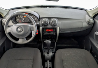 Подержанный автомобиль Nissan Almera Sedan 2017 года (14 фото)