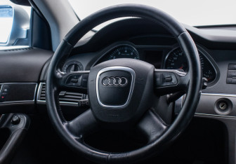 Подержанный автомобиль Audi A6 Sedan 2006 года (15 фото)