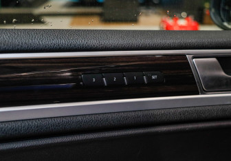 Подержанный автомобиль Volkswagen Touareg 2016 года (13 фото)