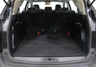 Подержанный автомобиль Peugeot 5008 Suv 2022 года (24 фото)