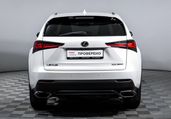 Подержанный автомобиль Lexus NX 2019 года (6 фото)