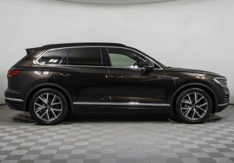 Подержанный автомобиль Volkswagen Touareg 2021 года (4 фото)
