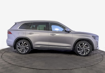 Подержанный автомобиль Geely Monjaro 2024 года (4 фото)