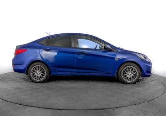 Подержанный автомобиль Hyundai Solaris Sedan 2012 года (4 фото)