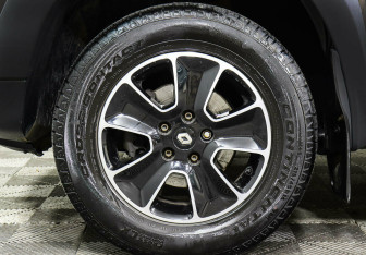 Подержанный автомобиль Renault Duster 2018 года (6 фото)